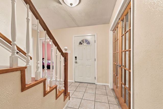 924 Wade Drive, Bedford, TX 76022