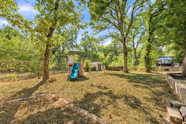 924 Wade Drive, Bedford, TX 76022