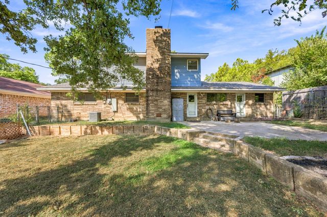 924 Wade Drive, Bedford, TX 76022
