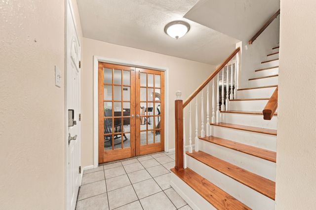 924 Wade Drive, Bedford, TX 76022