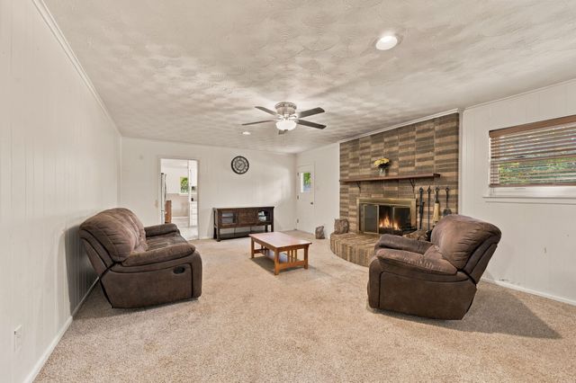 924 Wade Drive, Bedford, TX 76022