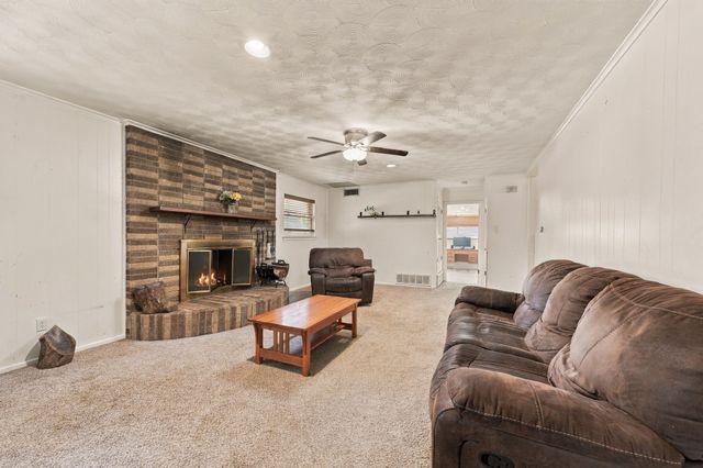 924 Wade Drive, Bedford, TX 76022