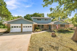 924 Wade Drive, Bedford, TX 76022