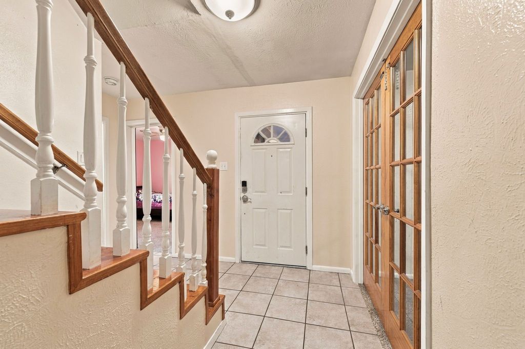 924 Wade Drive, Bedford, TX 76022 — photo 3