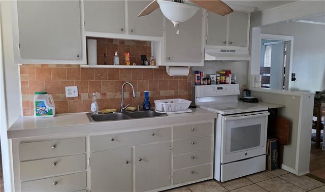 18 Glen Street, East Providence, RI 02915