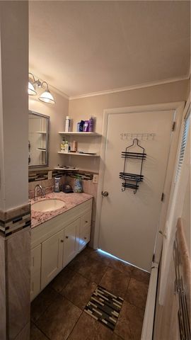 18 Glen Street, East Providence, RI 02915