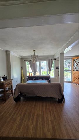 18 Glen Street, East Providence, RI 02915
