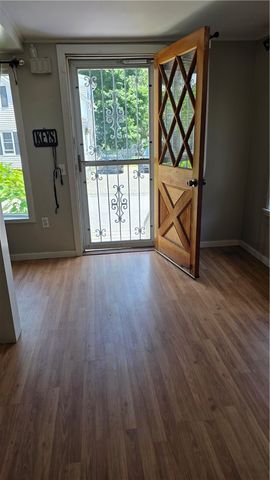 18 Glen Street, East Providence, RI 02915