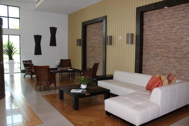 4242 NW 2nd St 1412, Miami, FL 33126