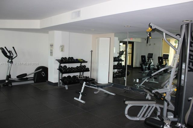 4242 NW 2nd St 1412, Miami, FL 33126