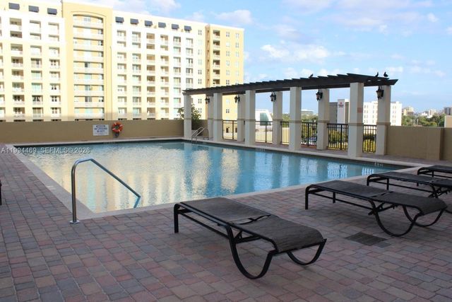 4242 NW 2nd St 1412, Miami, FL 33126