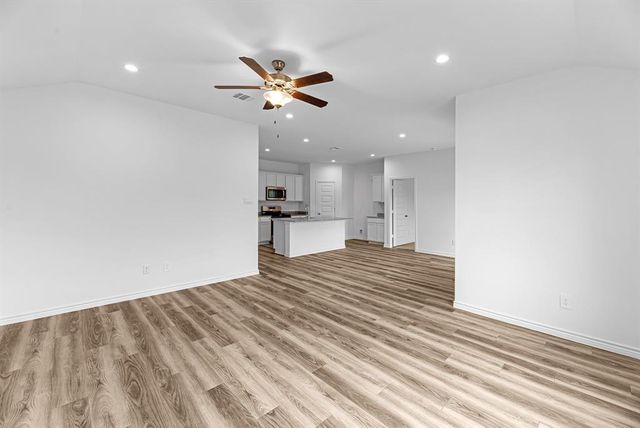 595 Brittany Grove Lane, China, TX 77613