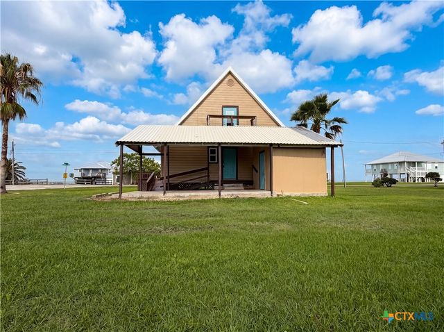 552 S Marshall Johnson Avenue, Port Lavaca, TX 77978