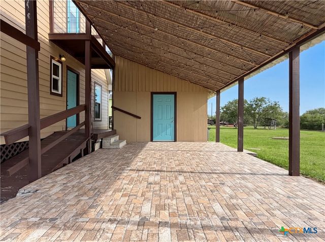552 S Marshall Johnson Avenue, Port Lavaca, TX 77978