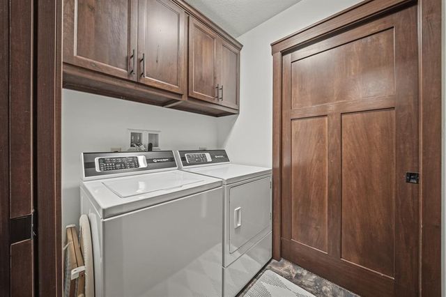 460 Club View Lane, Altoona, WI 54720