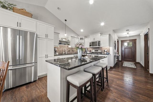 460 Club View Lane, Altoona, WI 54720