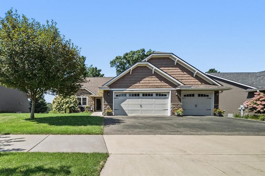 460 Club View Lane, Altoona, WI 54720