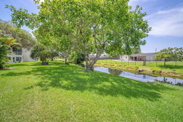 6870 Royal Palm Boulevard 202m, Margate, FL 33063