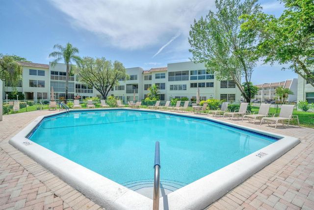 6870 Royal Palm Boulevard 202m, Margate, FL 33063