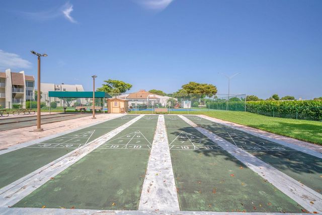 6870 Royal Palm Boulevard 202m, Margate, FL 33063