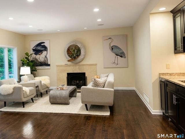 1 Mountaincrest Drive, Cheshire, CT 06410