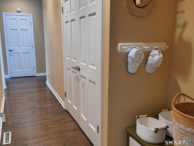 1 Mountaincrest Drive, Cheshire, CT 06410