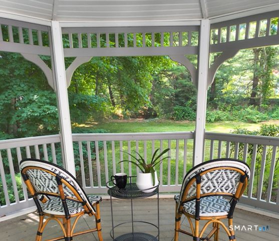 1 Mountaincrest Drive, Cheshire, CT 06410
