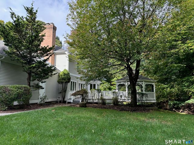 1 Mountaincrest Drive, Cheshire, CT 06410
