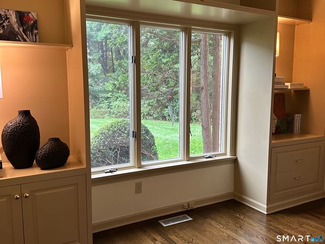1 Mountaincrest Drive, Cheshire, CT 06410