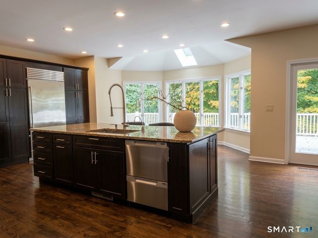 1 Mountaincrest Drive, Cheshire, CT 06410