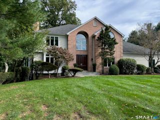 1 Mountaincrest Drive, Cheshire, CT 06410