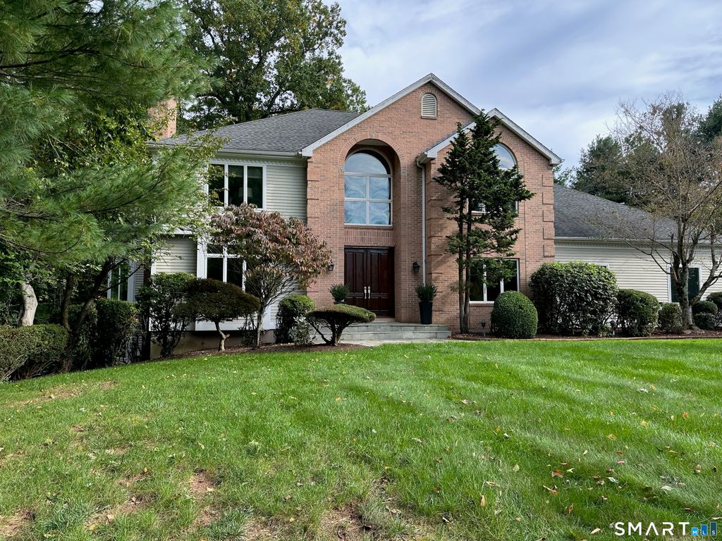 1 Mountaincrest Drive, Cheshire, CT 06410