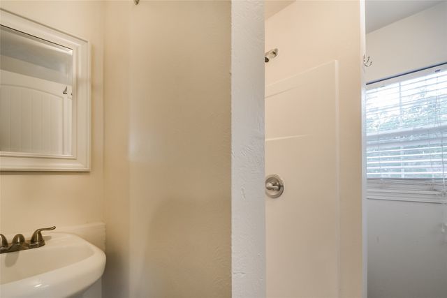 814 W College Street, Sherman, TX 75092