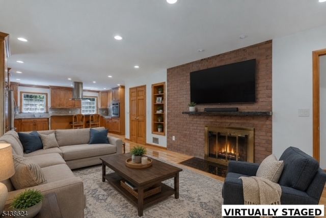 29 Brook Dr, Watchung Boro, NJ 07069