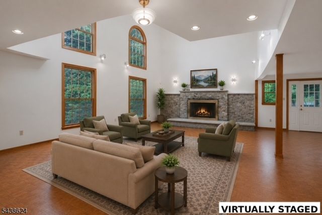 29 Brook Dr, Watchung Boro, NJ 07069