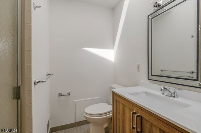 29 Brook Dr, Watchung Boro, NJ 07069