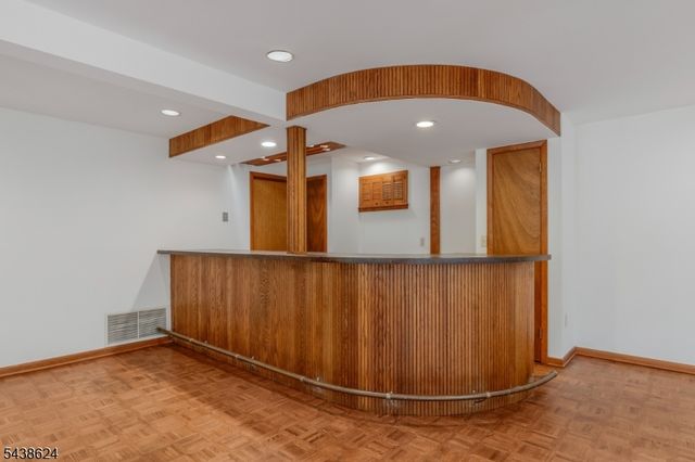 29 Brook Dr, Watchung Boro, NJ 07069