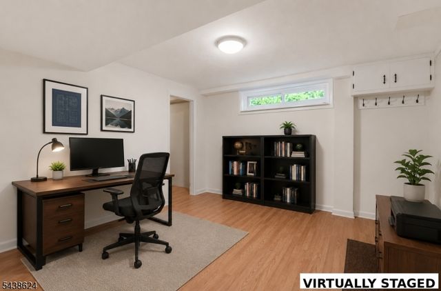 29 Brook Dr, Watchung Boro, NJ 07069
