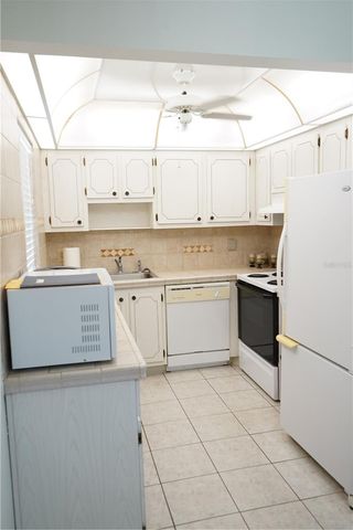 101 CAMBRIDGE TRL 205, Sun City Center, FL 33573