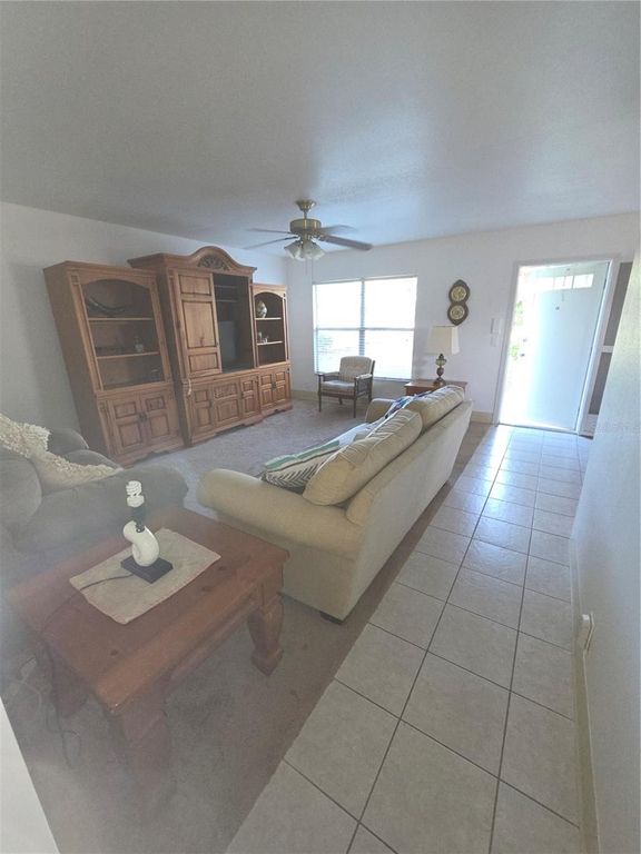 Image 4 of property listing at 101 CAMBRIDGE TRL 205, Sun City Center, FL 33573