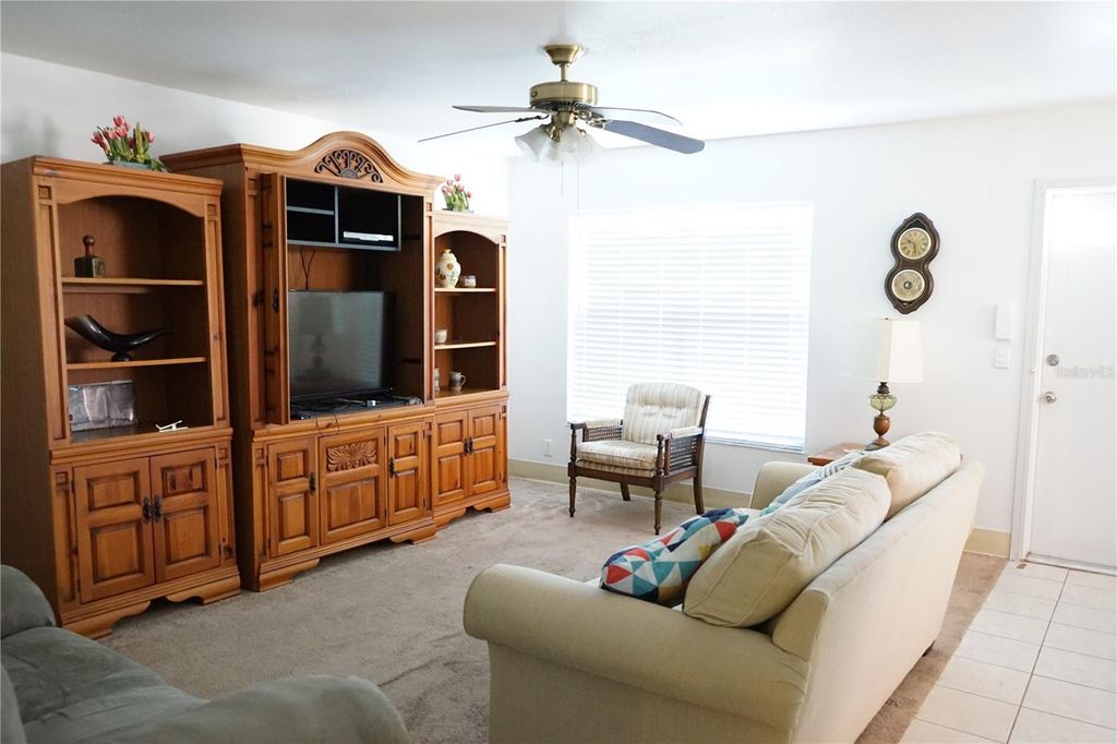 Image 5 of property listing at 101 CAMBRIDGE TRL 205, Sun City Center, FL 33573