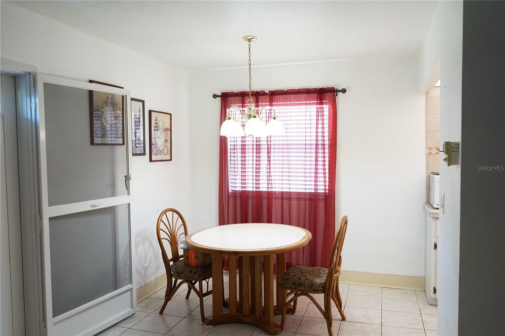 Image 8 of property listing at 101 CAMBRIDGE TRL 205, Sun City Center, FL 33573