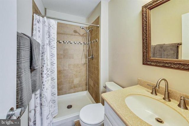 6415 OLD SCOTTS CT, Springfield, VA 22152