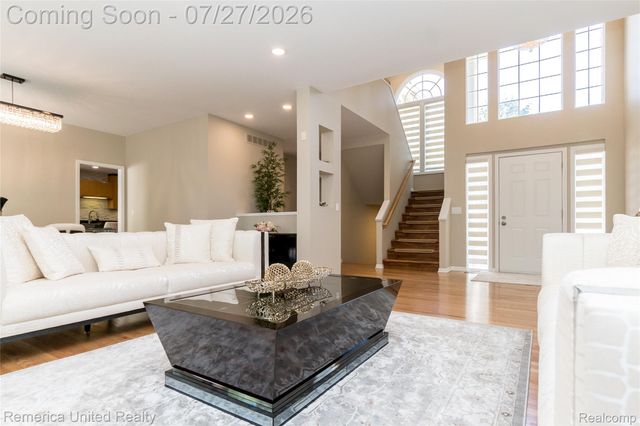 7112 Winding Brook Court 30, West Bloomfield Charter Township, MI 48322