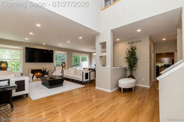 7112 Winding Brook Court 30, West Bloomfield Charter Township, MI 48322