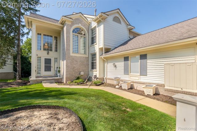 7112 Winding Brook Court 30, West Bloomfield Charter Township, MI 48322