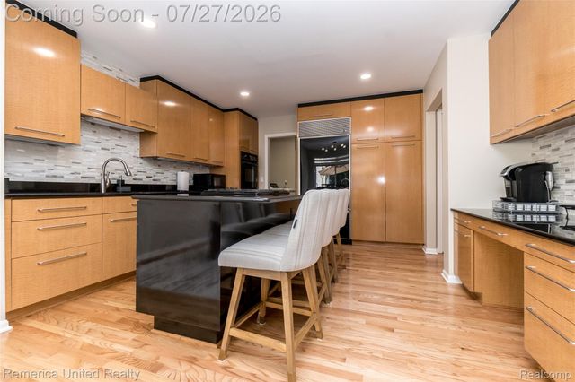 7112 Winding Brook Court 30, West Bloomfield Charter Township, MI 48322