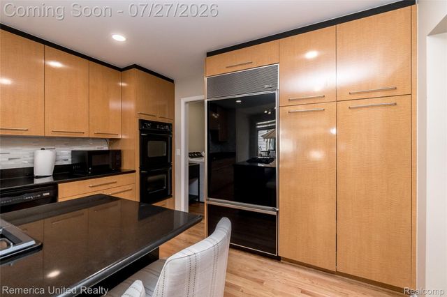 7112 Winding Brook Court 30, West Bloomfield Charter Township, MI 48322