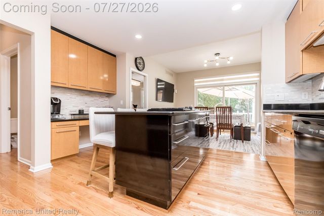 7112 Winding Brook Court 30, West Bloomfield Charter Township, MI 48322