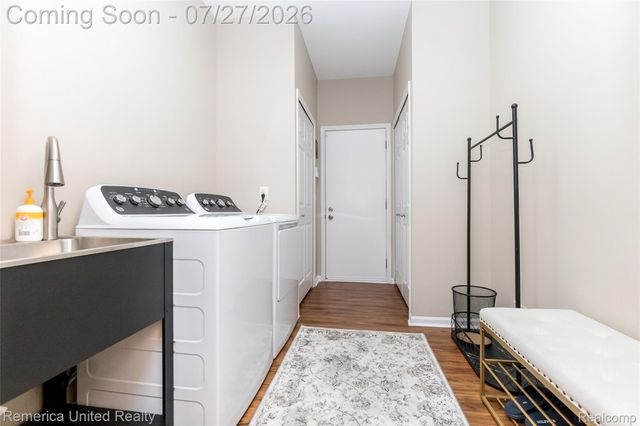 7112 Winding Brook Court 30, West Bloomfield Charter Township, MI 48322